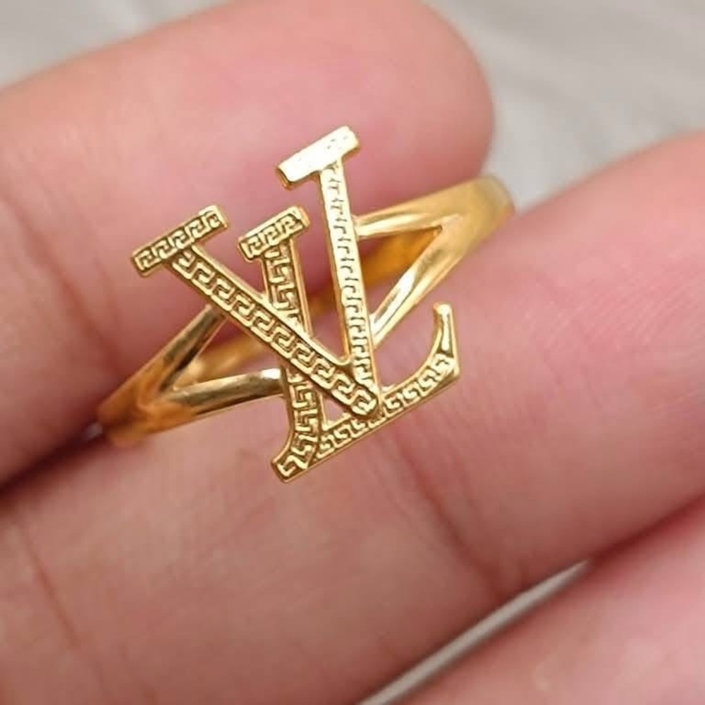 REAL 18K SAUDI GOLD LIGHT WEIGHY RING 7